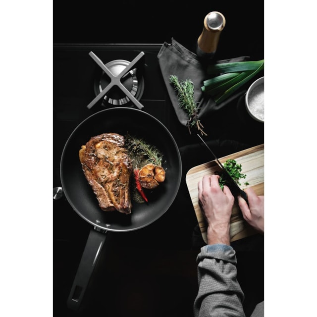 Frigideira Grano Baquelite em Aço Inox Revestimento Antiaderente 30cm 3,4L - Tramontina - foto 5
