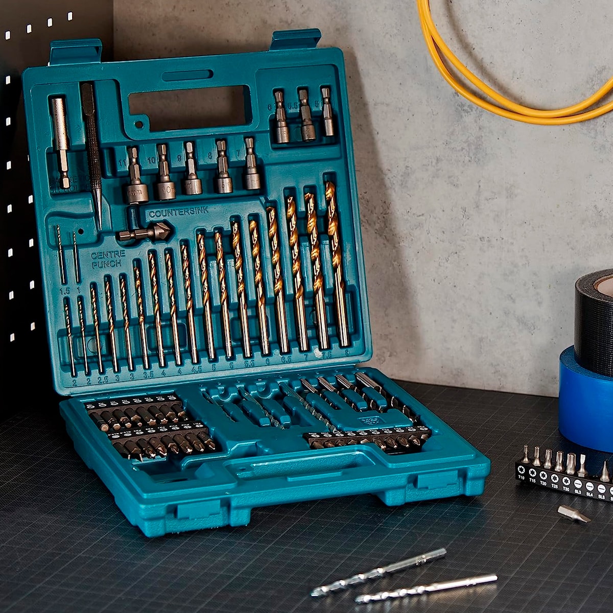 Compre Jogo de Bits e Brocas com 75 Peças B-49373 Makita com