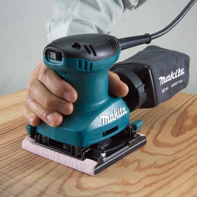 Lixadeira Orbital 180W BO4557 - Makita - foto 6